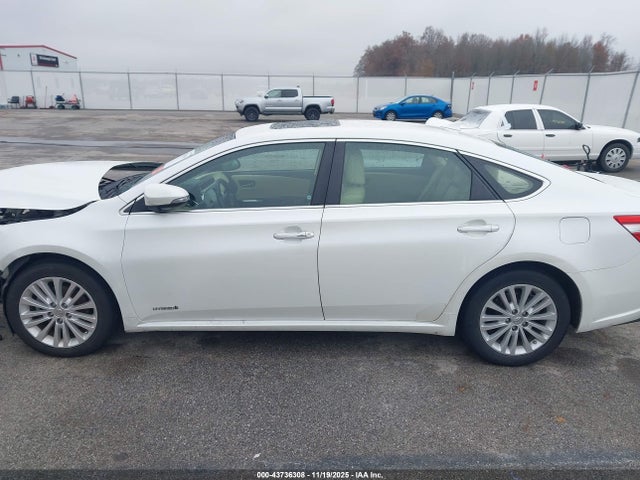 Toyota Avalon Hybrid Limited