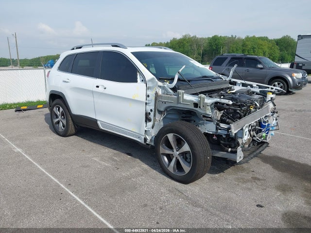 Salvage Jeep Cherokee Image