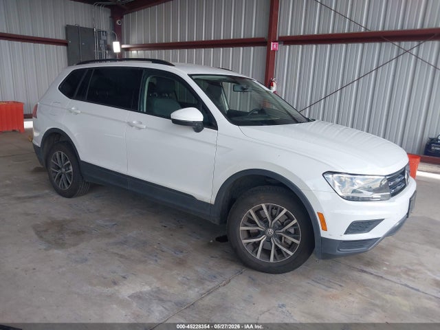 Salvage Volkswagen Tiguan Image