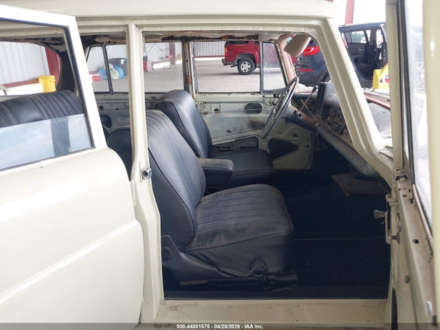 Mercedes-Benz 230