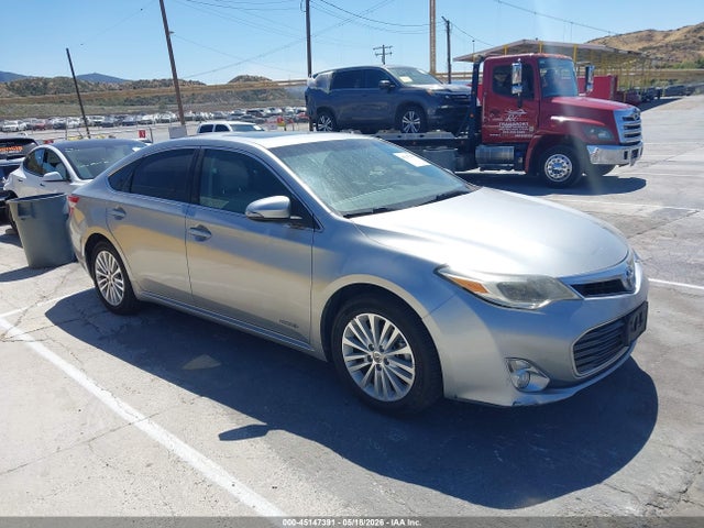Salvage Toyota Avalon Hybrid Image