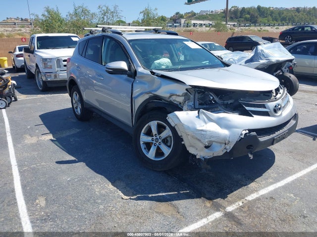 Salvage Toyota RAV4 Image