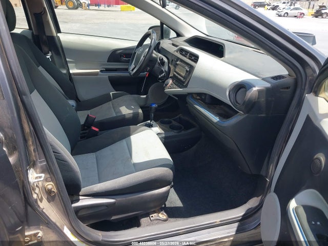 Toyota Prius c Two