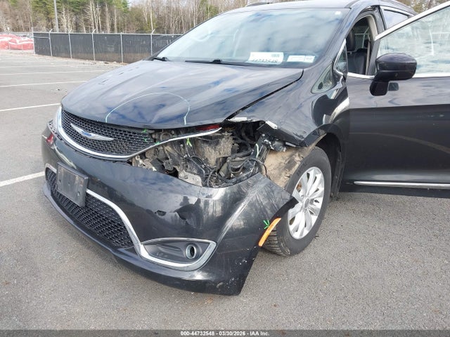 Chrysler Pacifica Touring L