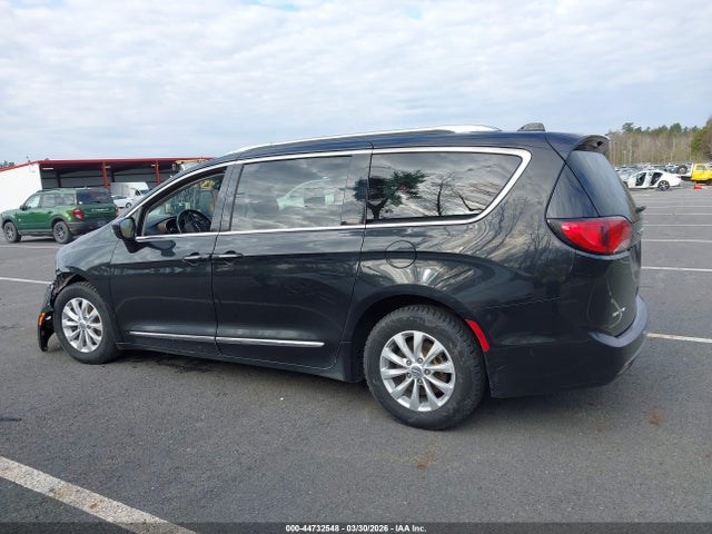Chrysler Pacifica Touring L