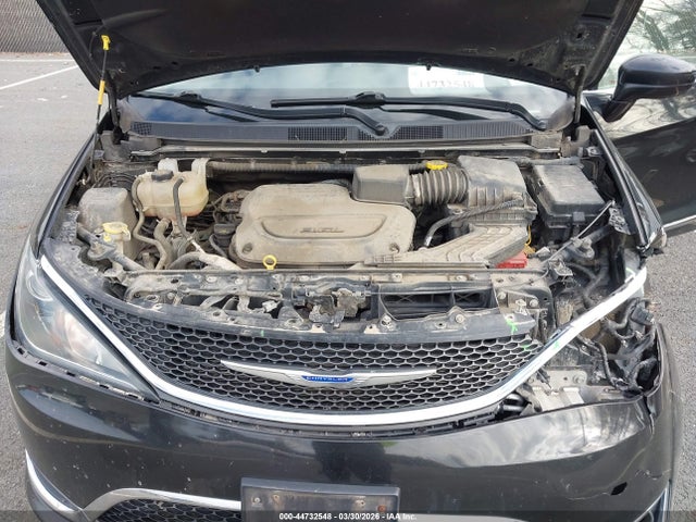 Chrysler Pacifica Touring L