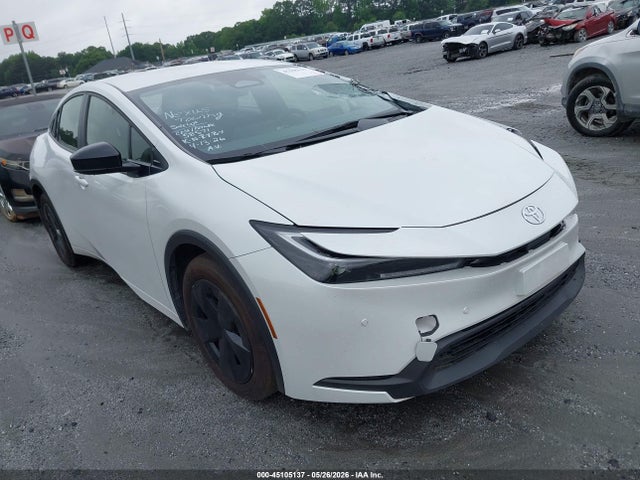 Salvage Toyota Prius Image