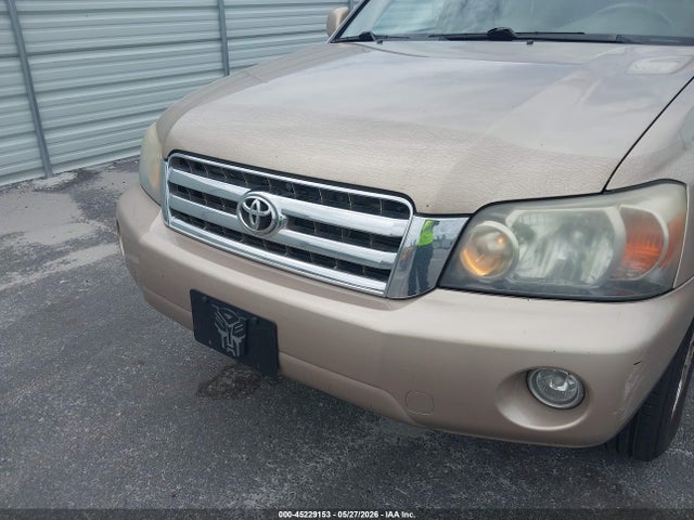 Toyota Highlander V6 7 Passenger