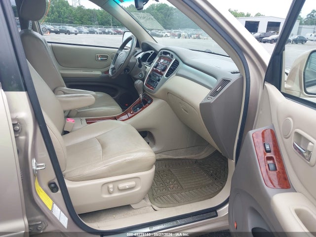 Toyota Highlander V6 7 Passenger