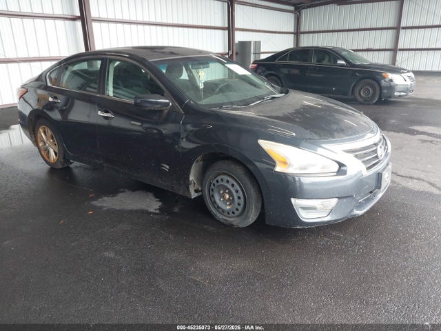 Salvage Nissan Altima Image