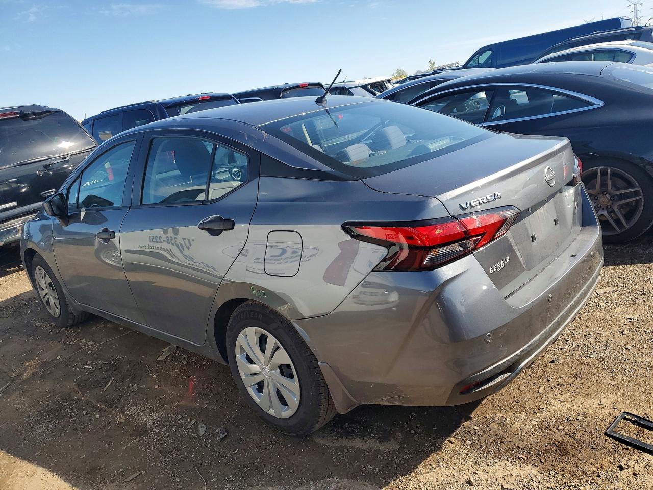 Nissan Versa S