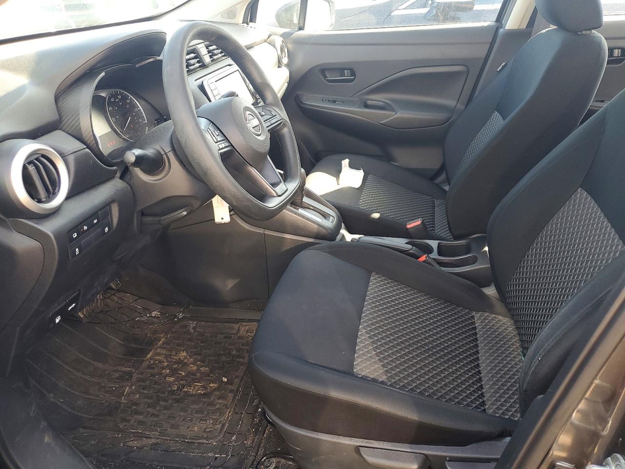 Nissan Versa S
