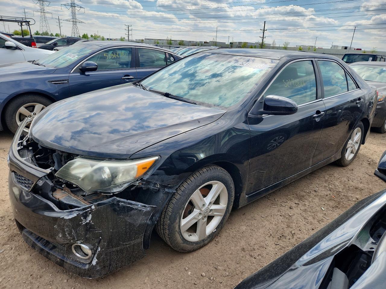 Salvage Toyota Camry Image