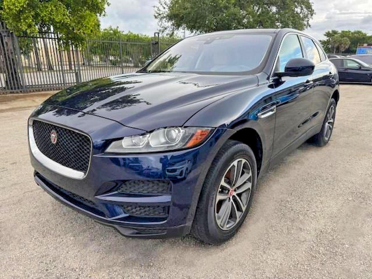 Salvage Jaguar F-PACE Image