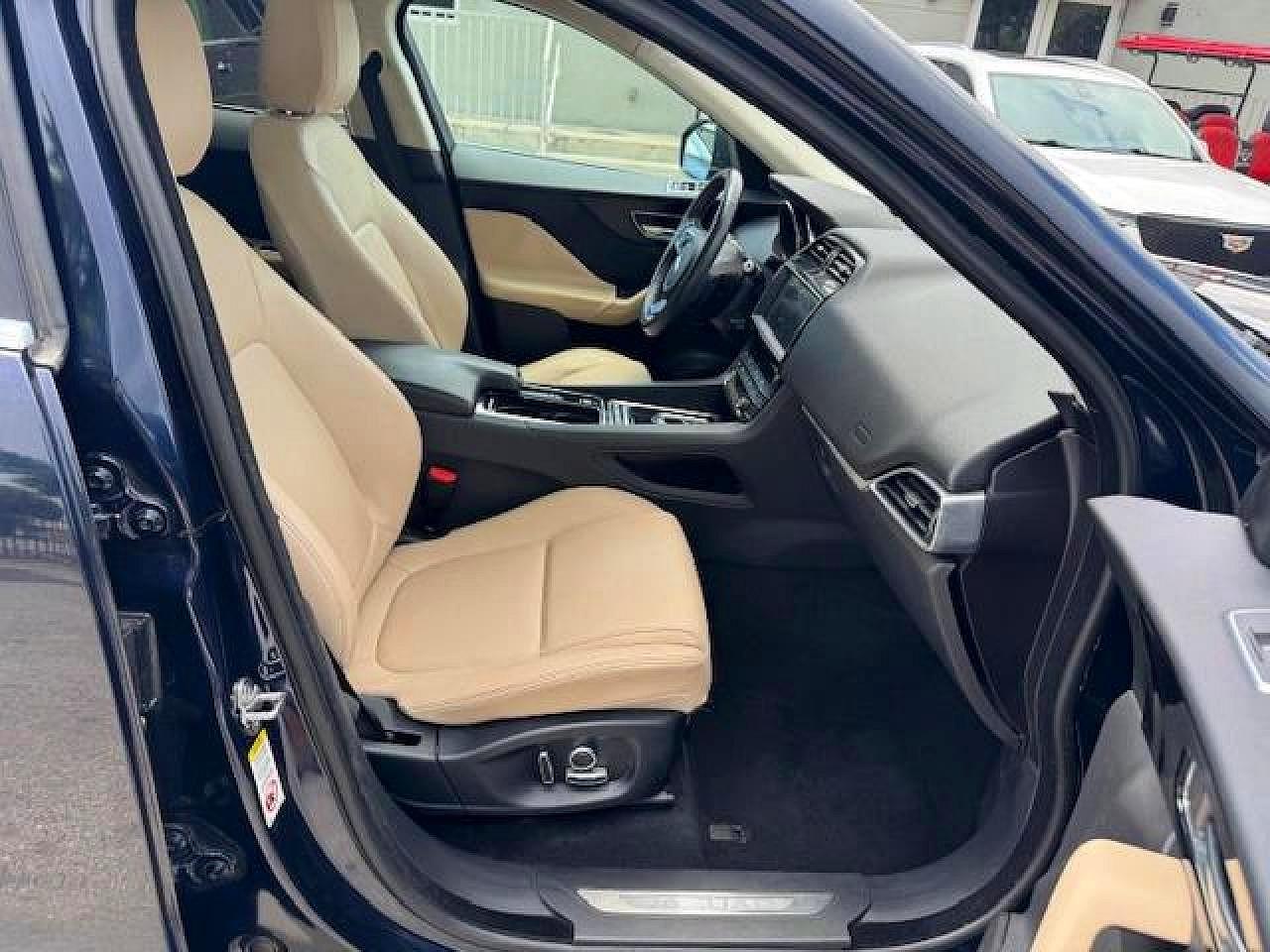 Jaguar F-PACE Premium