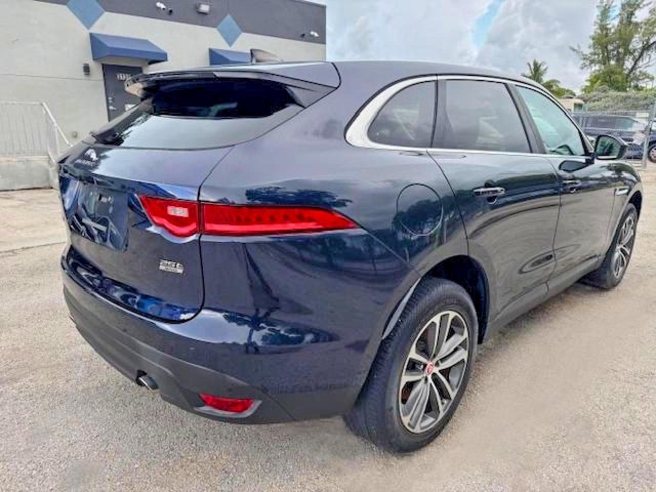 Jaguar F-PACE Premium
