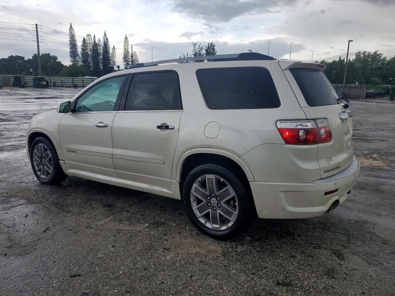 GMC Acadia Denali