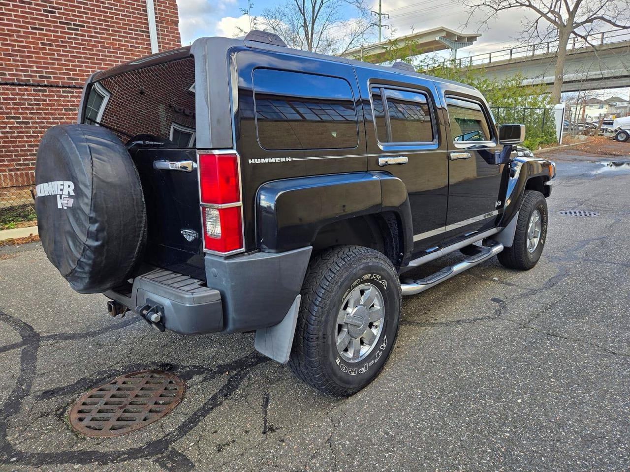 HUMMER H3 Alpha