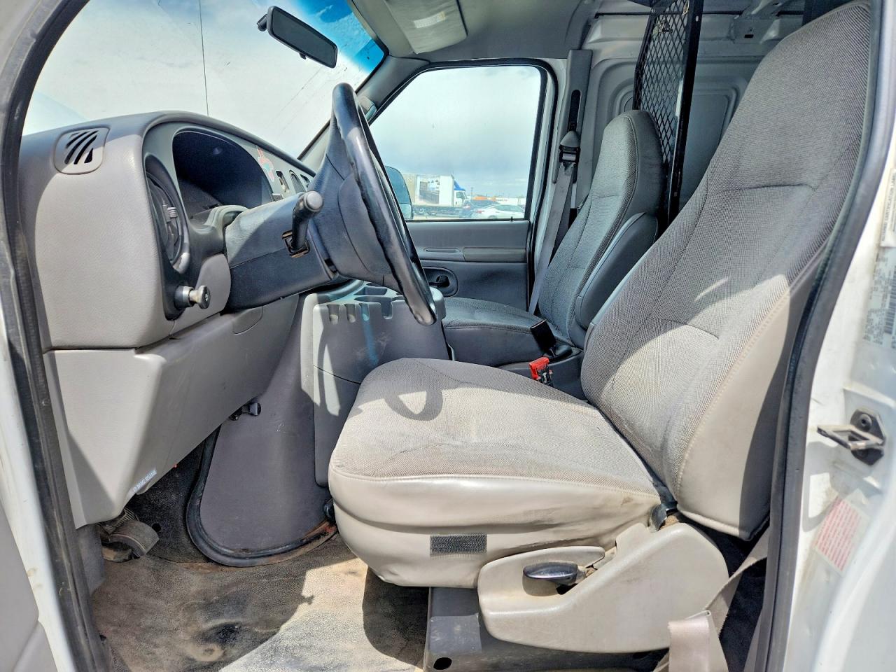 Ford Econoline E350 Super Duty Van
