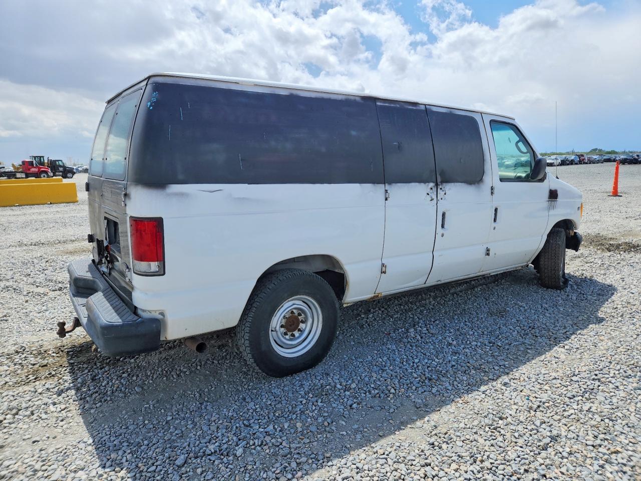 Ford Econoline E350 Super Duty Van