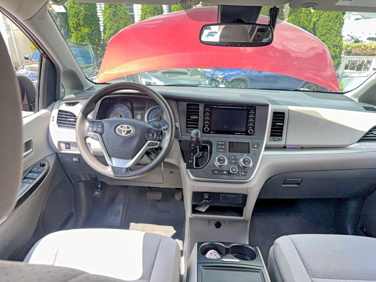 Toyota Sienna Le 8-passenger