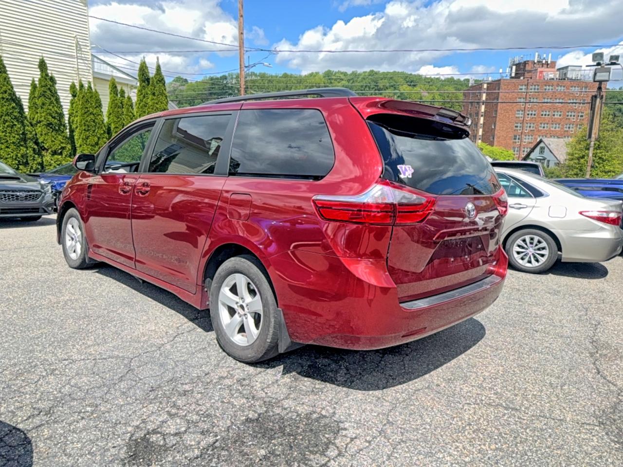 Toyota Sienna Le 8-passenger