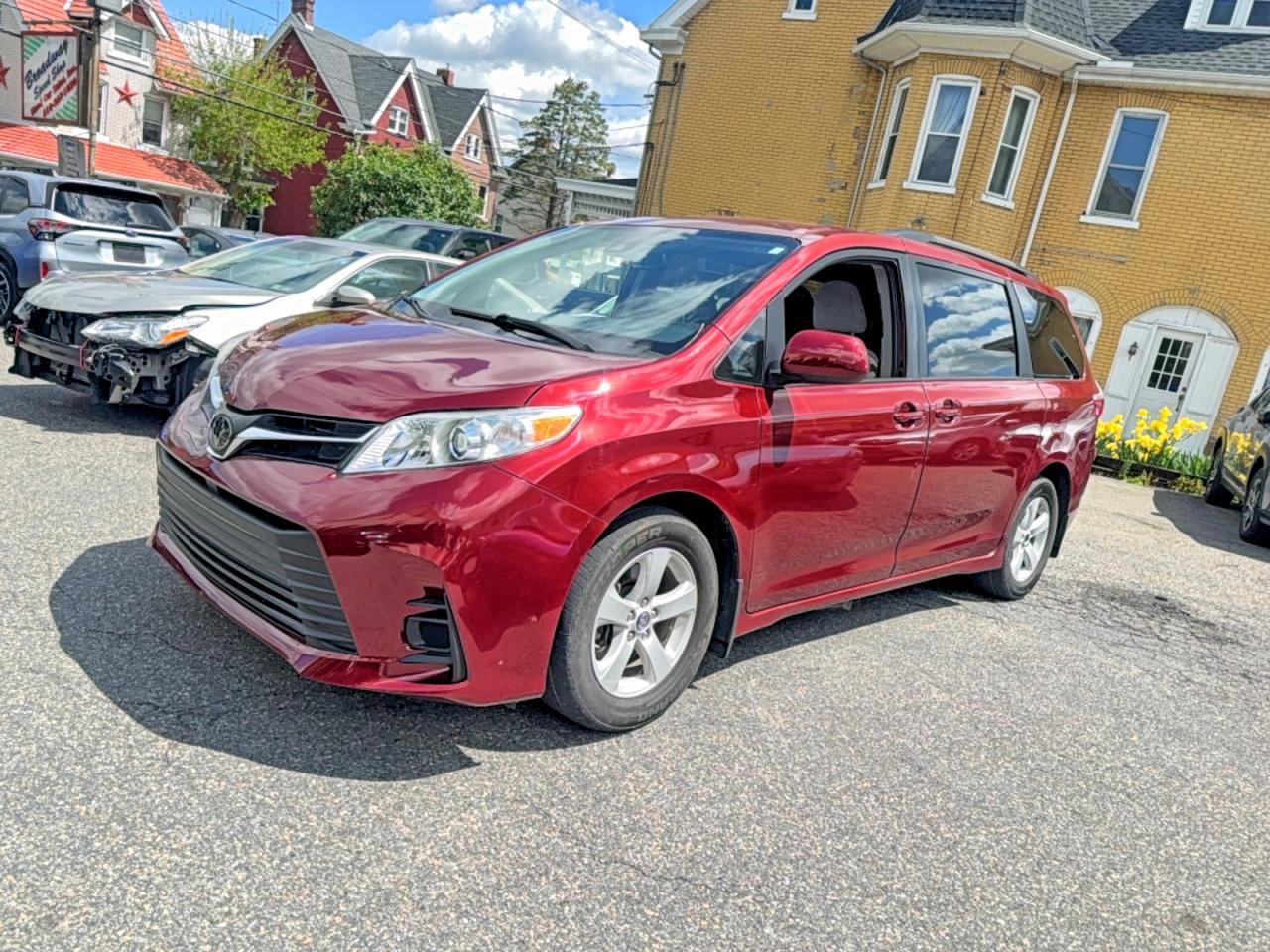Toyota Sienna Le 8-passenger
