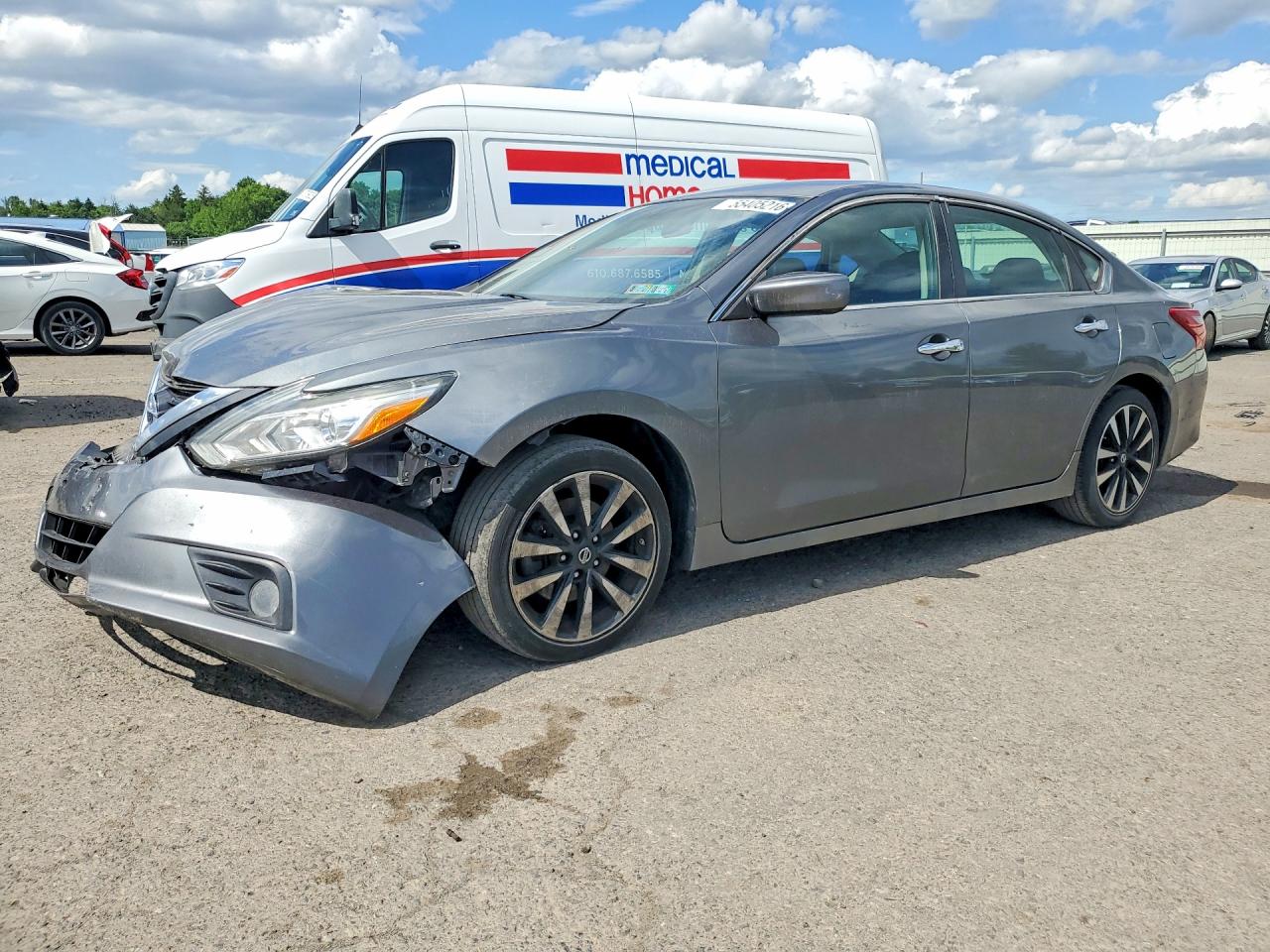 Salvage Nissan Altima Image