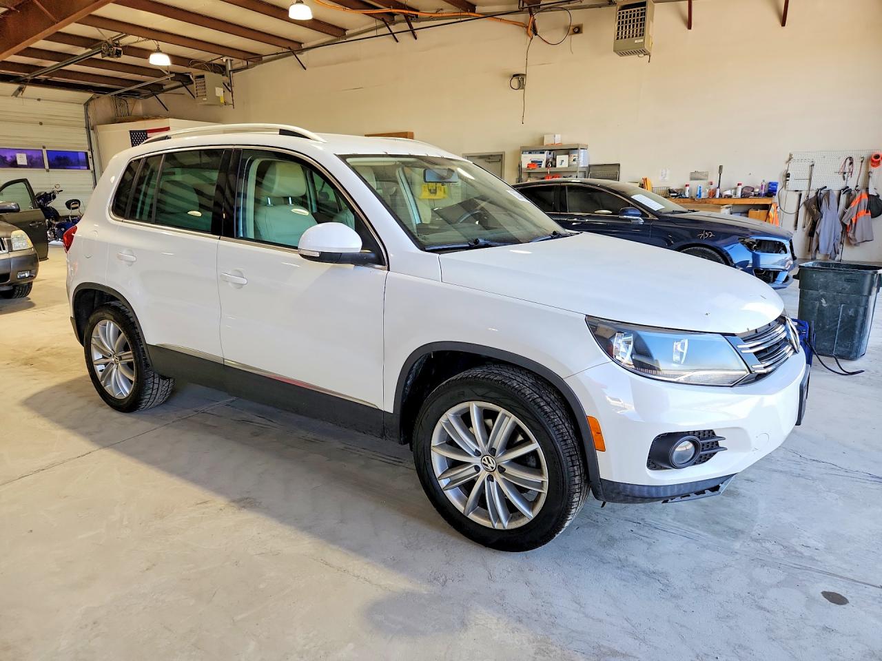 Volkswagen Tiguan S