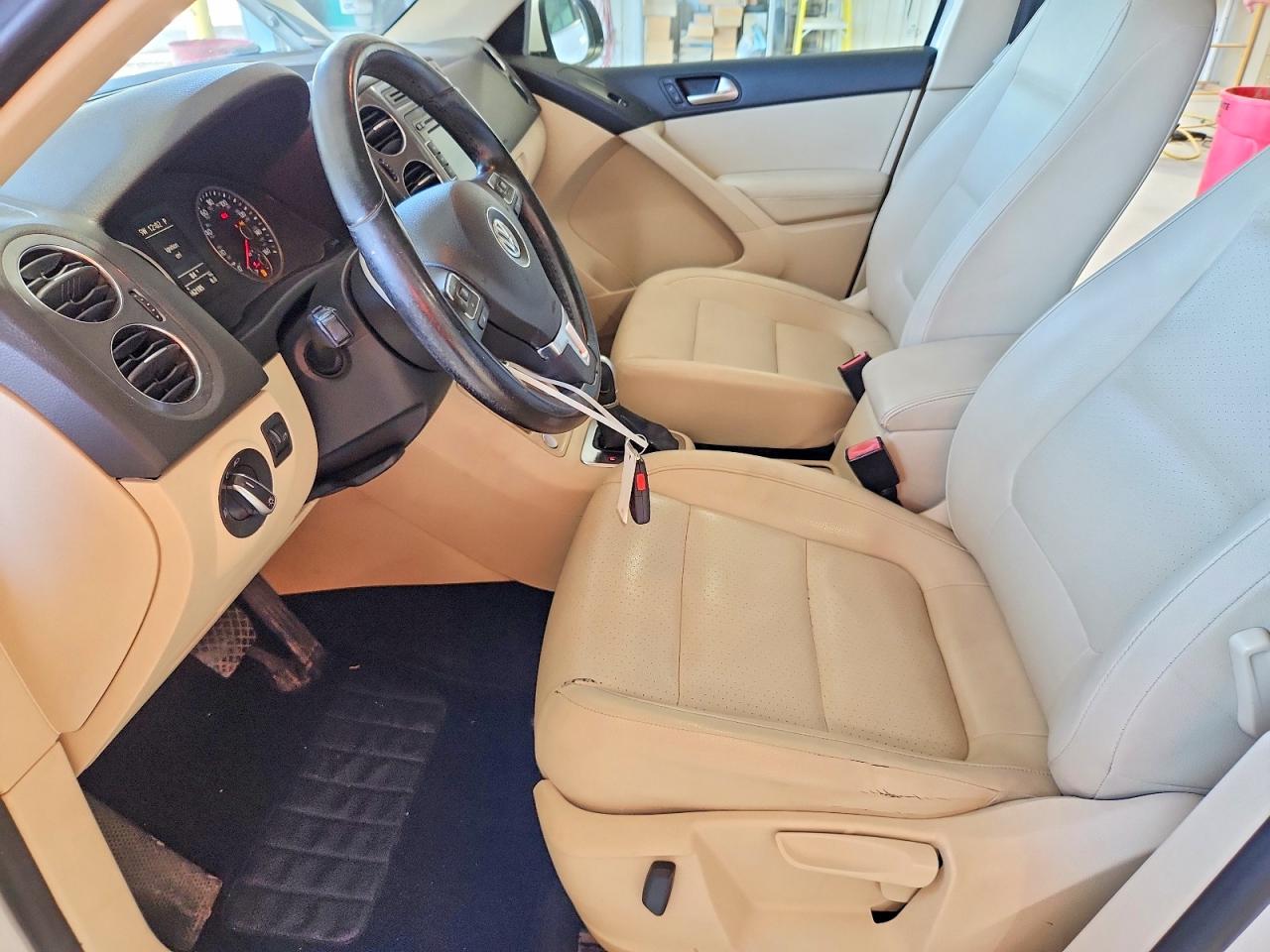Volkswagen Tiguan S