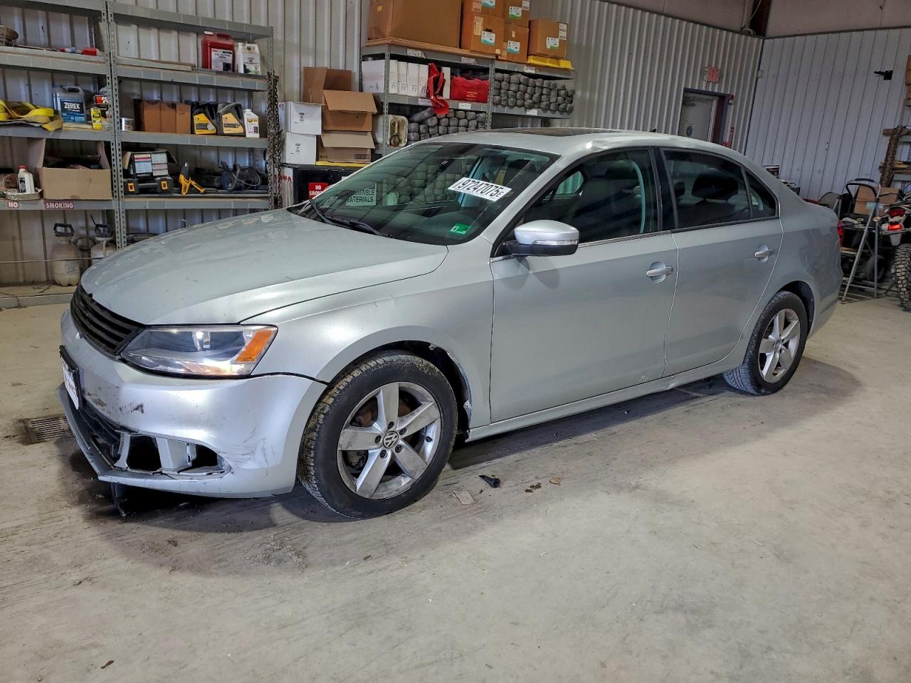 Salvage Volkswagen Jetta Image