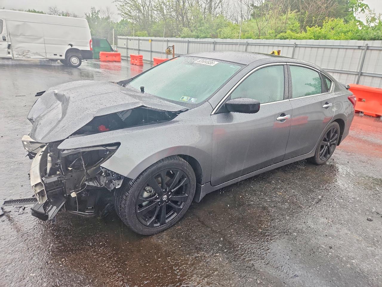 Salvage Nissan Altima Image