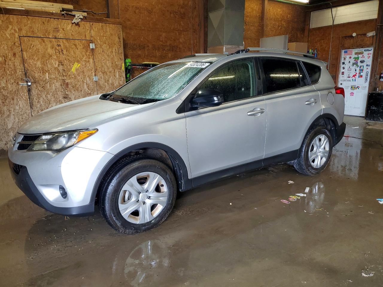 Salvage Toyota RAV4 Image