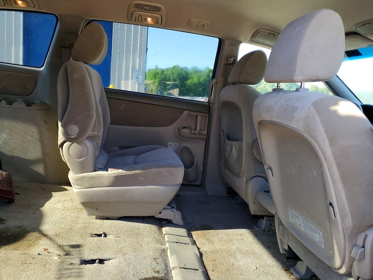 Toyota Sienna Le 7-passenger