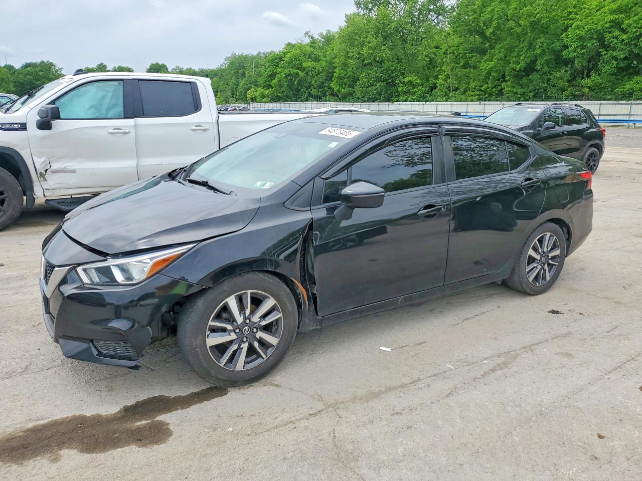 Salvage Nissan Versa Image