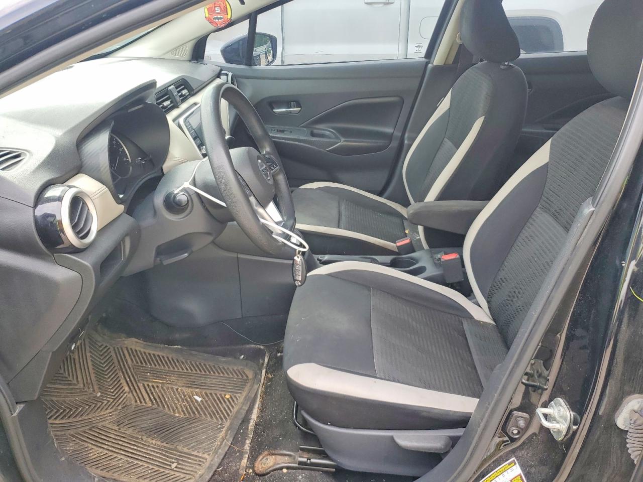 Nissan Versa Sv