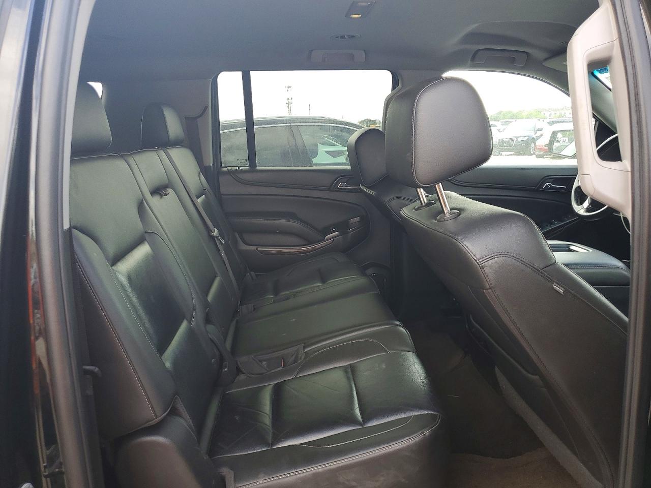 Chevrolet Suburban C1500 Lt