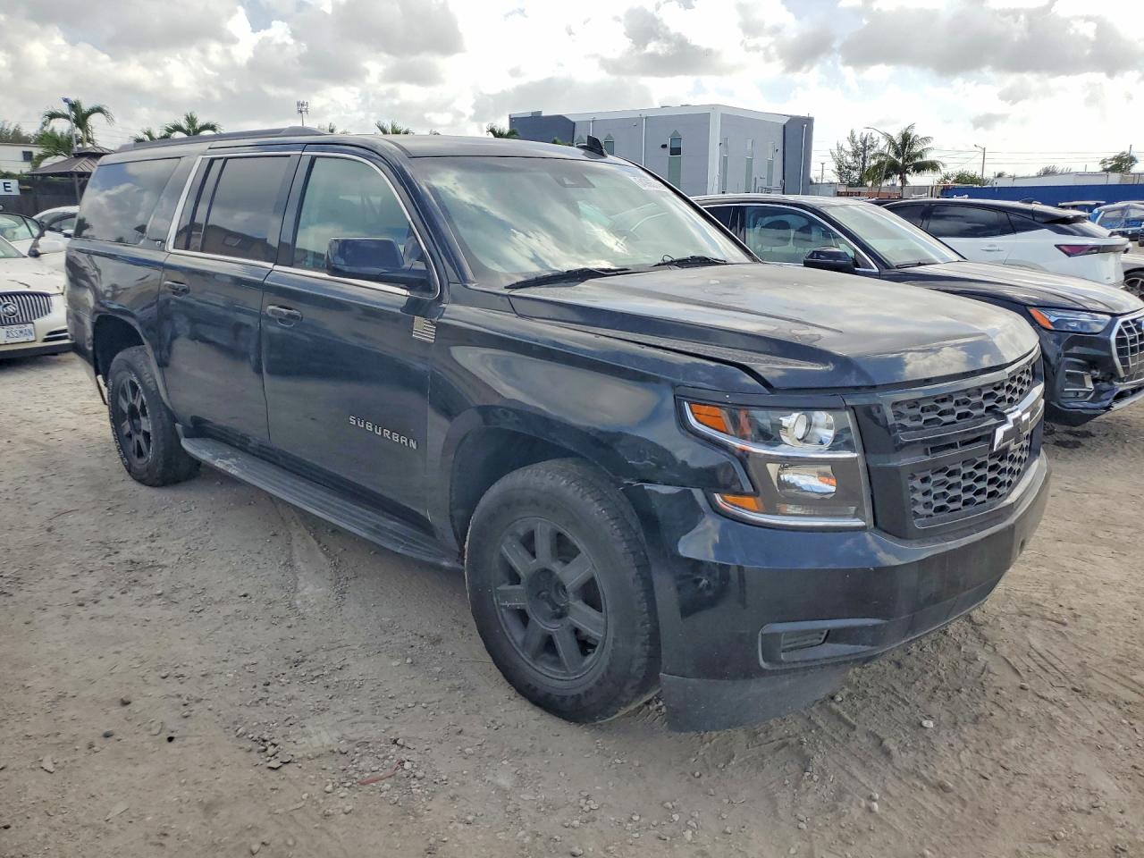 Chevrolet Suburban C1500 Lt