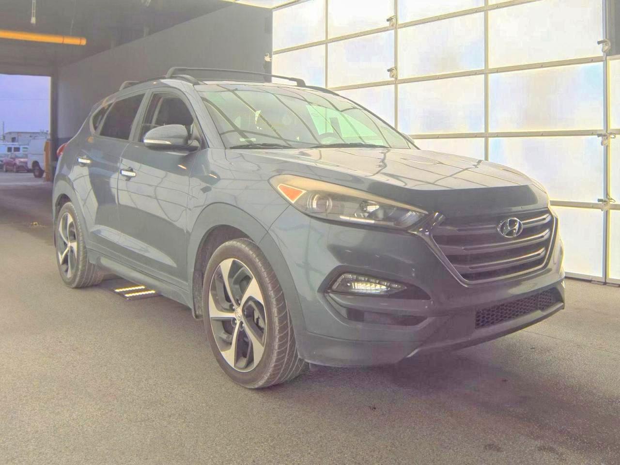 Salvage Hyundai TUCSON Image