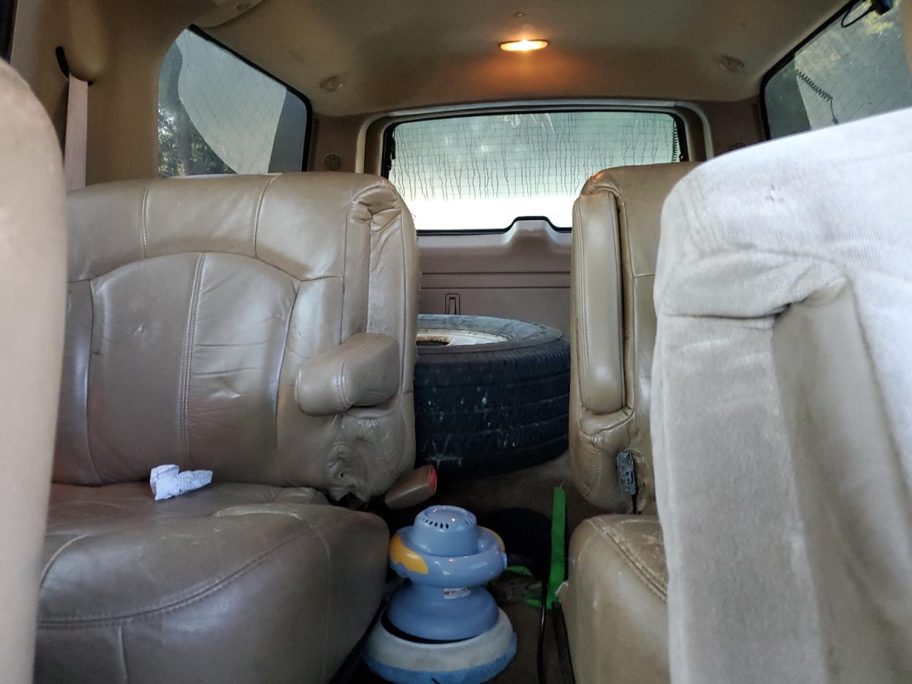 Chevrolet Suburban C1500
