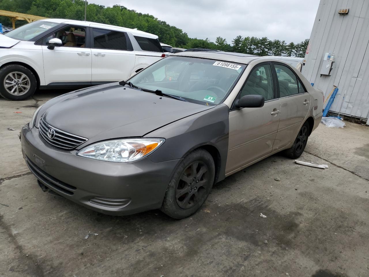 Salvage Toyota Camry Image