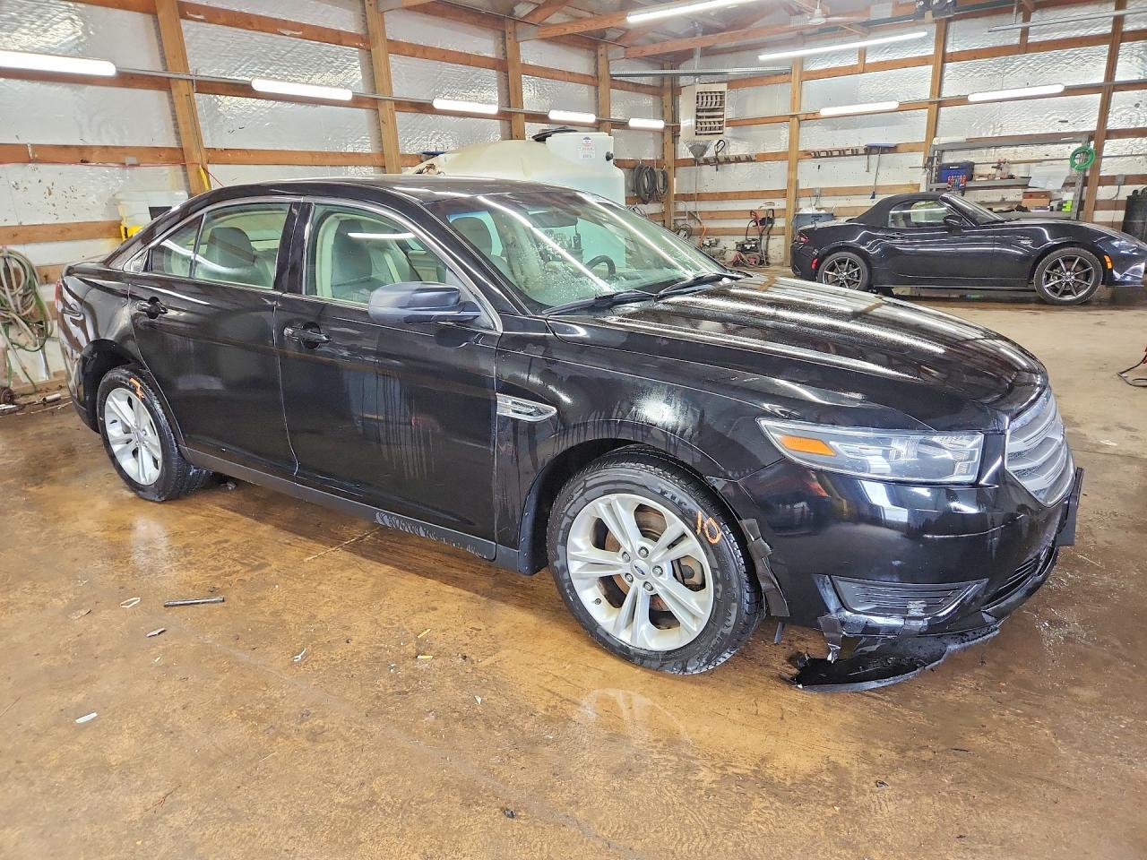 Ford Taurus Se