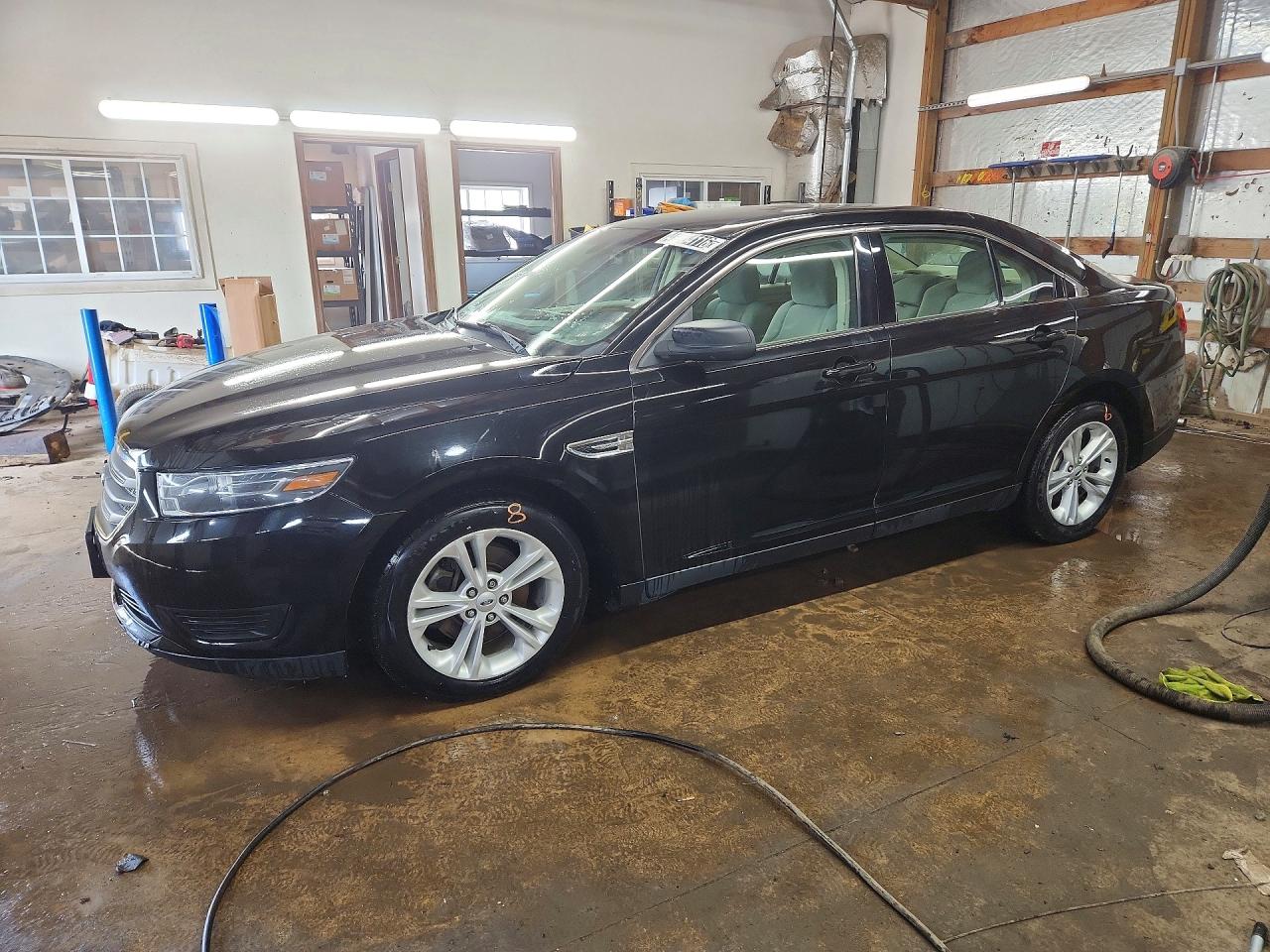 Salvage Ford Taurus Image