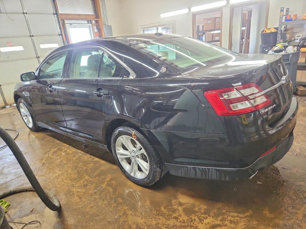 Ford Taurus Se