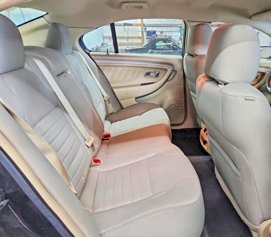Ford Taurus Se