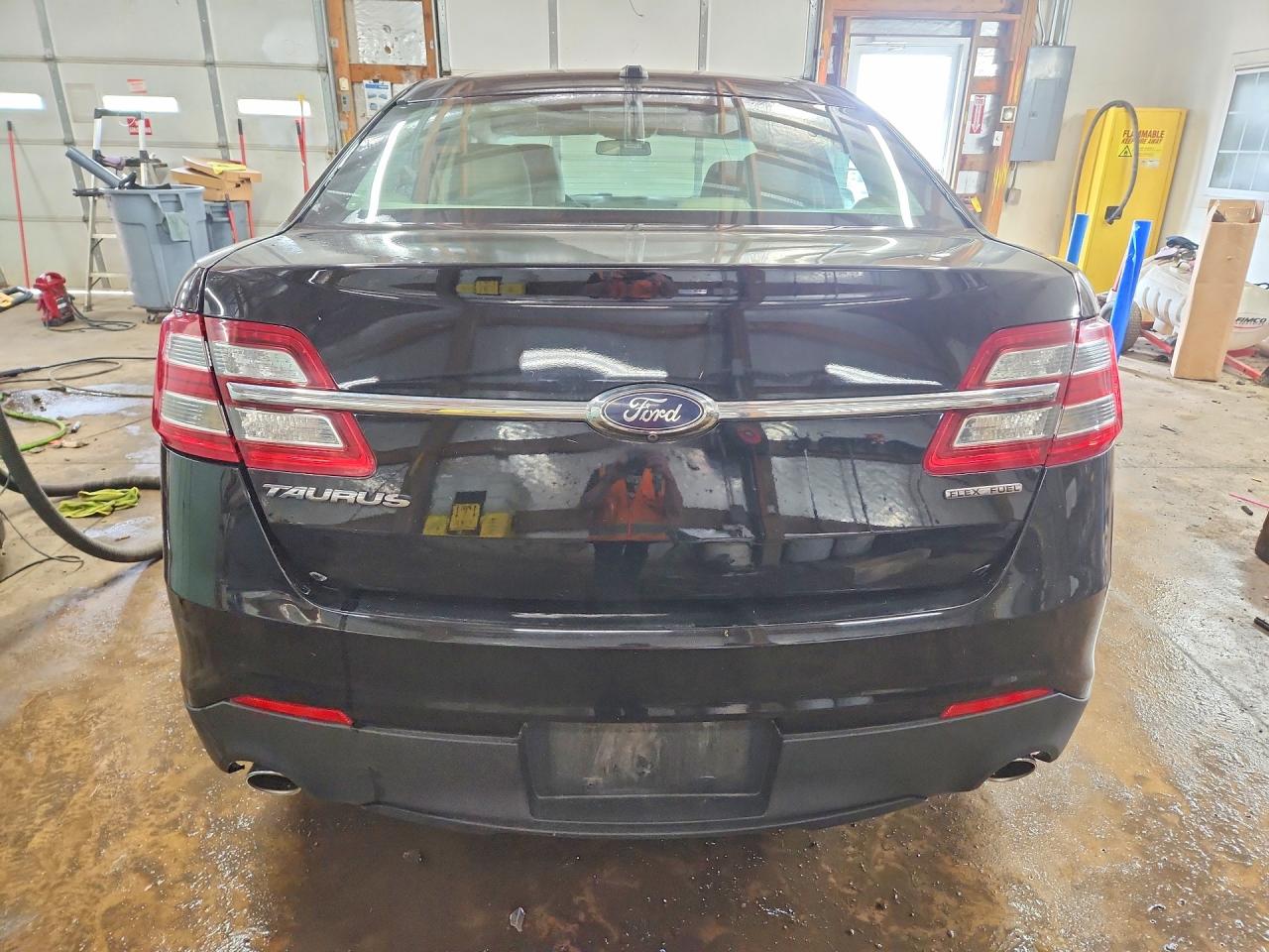 Ford Taurus Se
