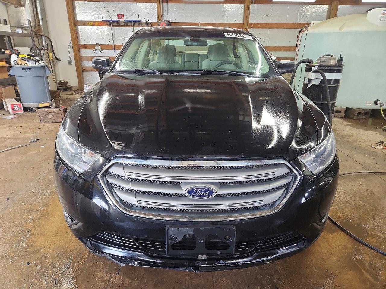 Ford Taurus Se