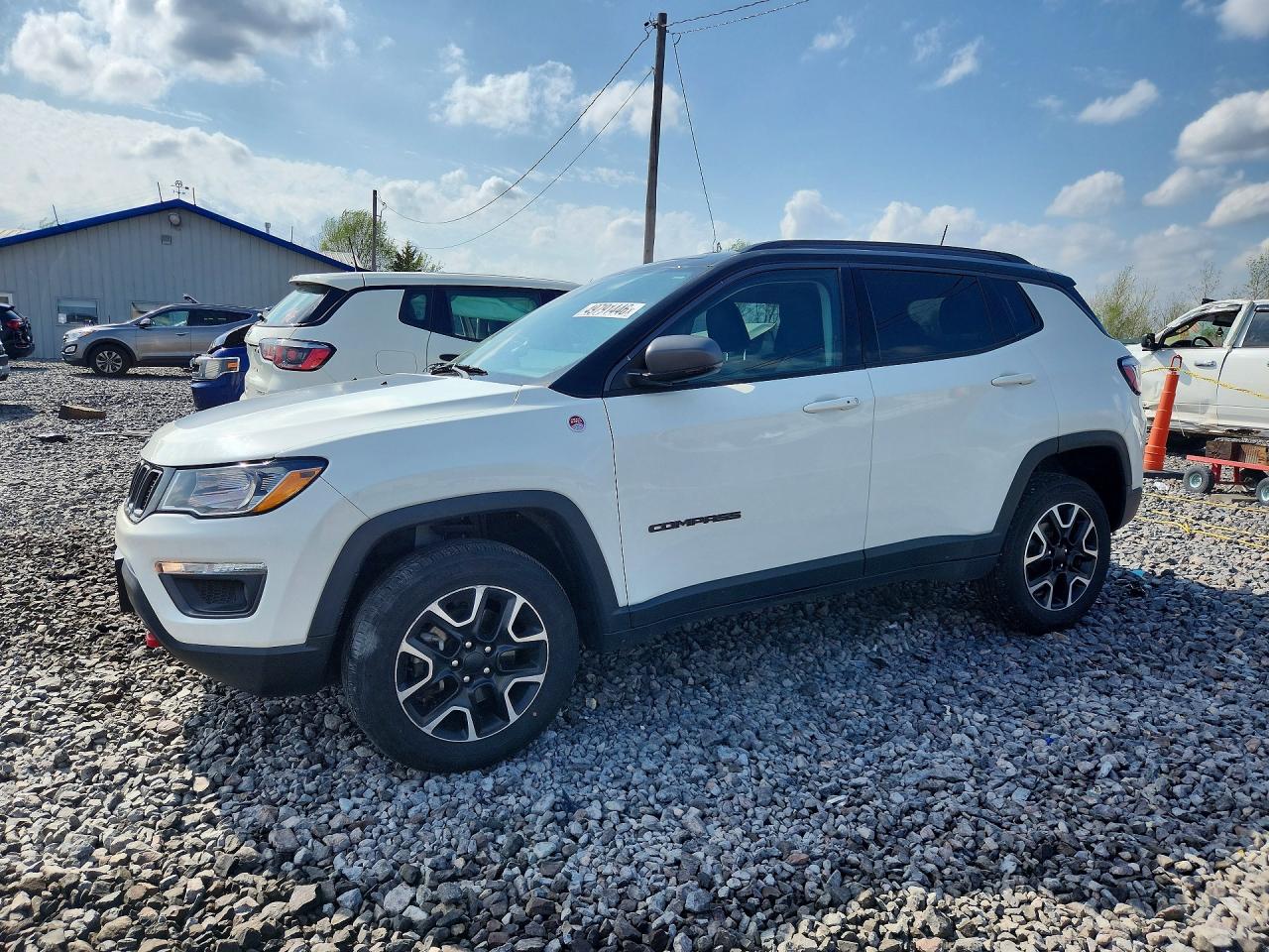 Salvage Jeep Compass Image