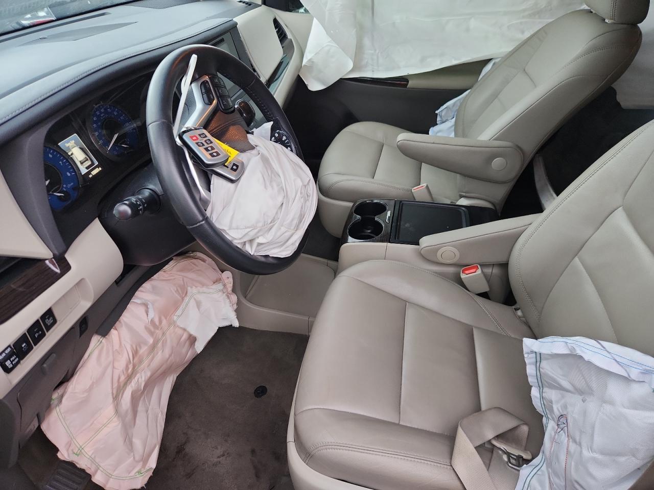 Toyota Sienna Xle