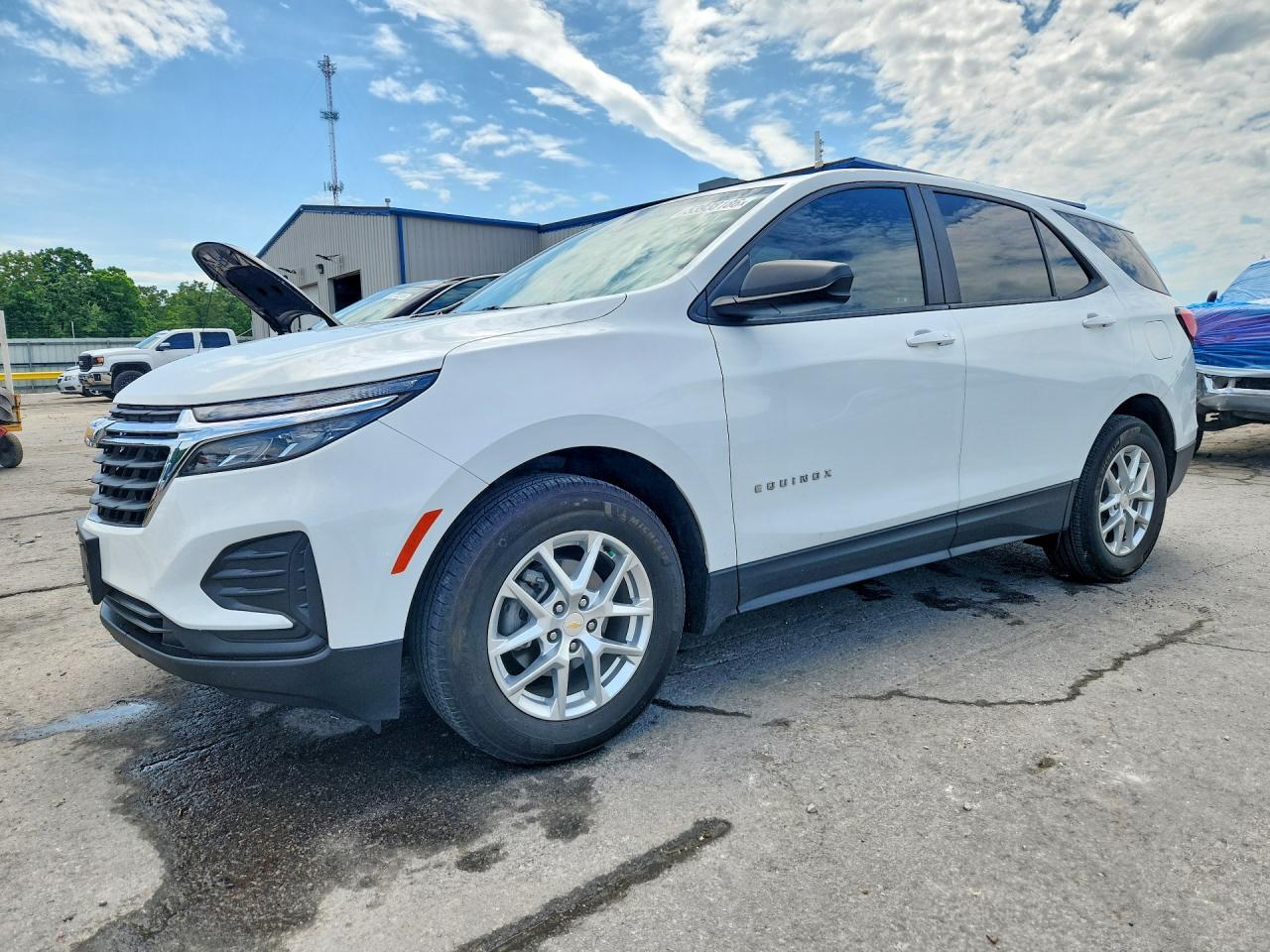 Salvage Chevrolet Equinox Image